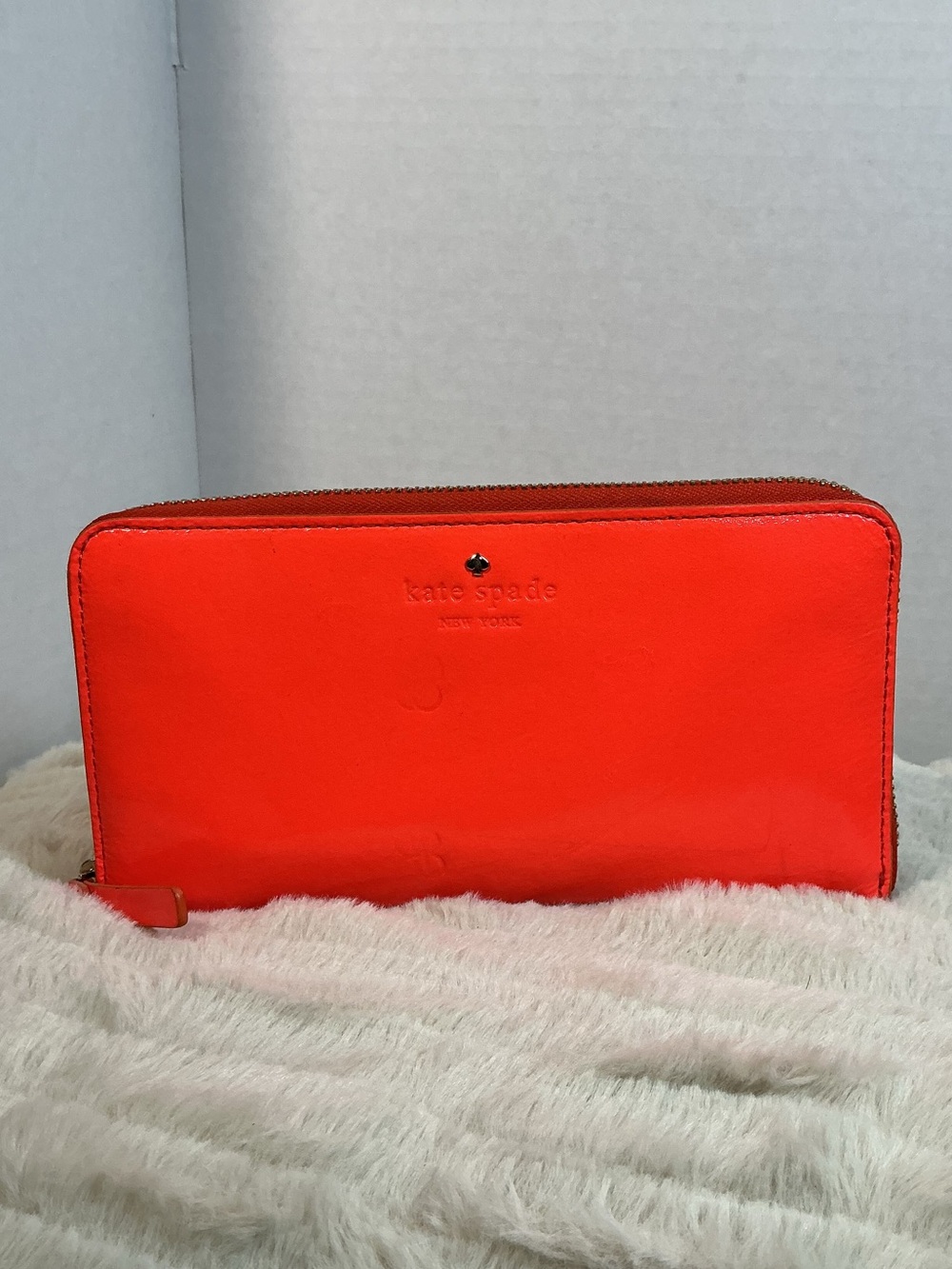 Kate Spade New York Bright Orange/Red Leather Zip Wallet – Great Condition